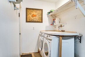 12 Mi to Dtwn Tucson: Tranquil Townhome w/ Office