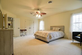 54 Mi to Dtwn DC: Spacious Family Home!