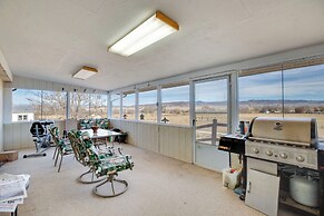 Grill & Screened Patio: Getaway in Montrose!