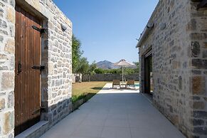 Villa Vilana With Private Pool