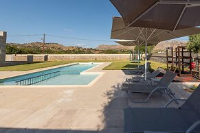 Villa Vilana With Private Pool