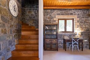 Villa Vilana With Private Pool