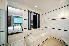 Residences at Fontainebleau Miami