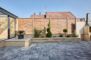 Villa in Radvanice With hot tub