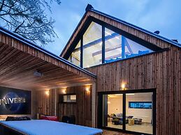 Villa in Celadna With Outdoor Cinema & Whirlpool