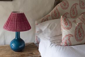 Fabulous Farmhouse in Hampshire