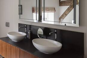 Fabulous Farmhouse in Hampshire