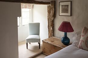 Fabulous Farmhouse in Hampshire