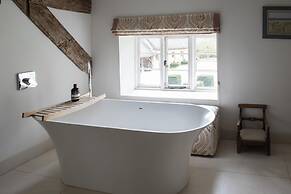 Fabulous Farmhouse in Hampshire