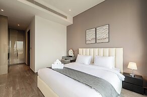 Emily Lim Tower Luxury Saigon Center