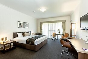 Blazing Stump Motel & Suites