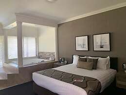 Blazing Stump Motel & Suites