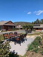 Blazing Stump Motel & Suites