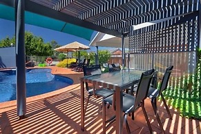 Blazing Stump Motel & Suites