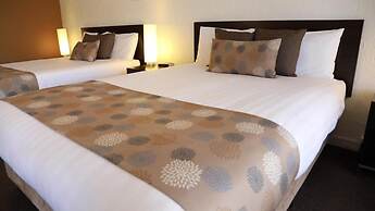 Blazing Stump Motel & Suites