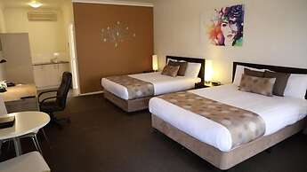 Blazing Stump Motel & Suites