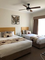 Blazing Stump Motel & Suites