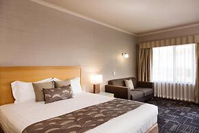 Blazing Stump Motel & Suites