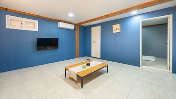 Gyeongju Aratteul Hanok Pet Pension