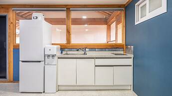 Gyeongju Aratteul Hanok Pet Pension