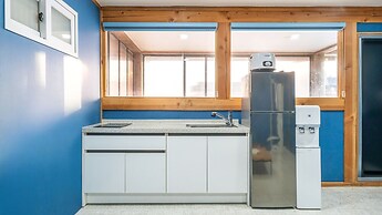 Gyeongju Aratteul Hanok Pet Pension