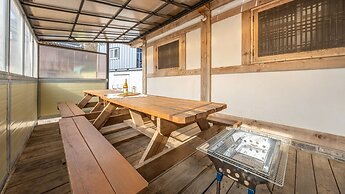 Gyeongju Aratteul Hanok Pet Pension