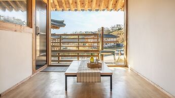 Gyeongju Aratteul Hanok Pet Pension