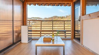Gyeongju Aratteul Hanok Pet Pension