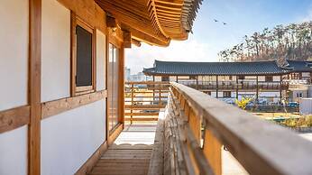 Gyeongju Aratteul Hanok Pet Pension
