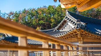 Gyeongju Aratteul Hanok Pet Pension