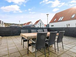 Holiday Home, 750m From Beach