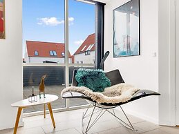 Holiday Home, 750m From Beach