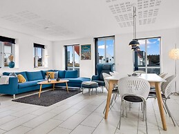 Holiday Home, 750m From Beach