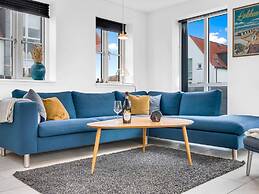 Holiday Home, 750m From Beach