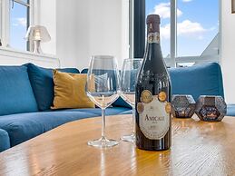 Holiday Home, 750m From Beach