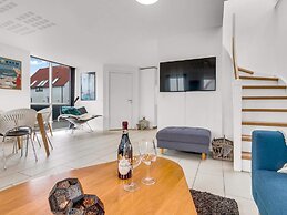 Holiday Home, 750m From Beach