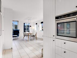 Holiday Home, 750m From Beach