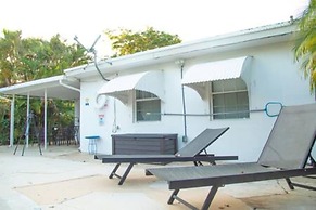 Charming 4BR Home With Heated Pool in Hollywood