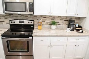 Charming 4BR Home With Heated Pool in Hollywood