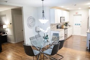 Charming 4BR Home With Heated Pool in Hollywood