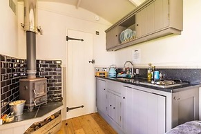 Host Stay The Hartley Hut