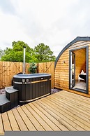 Host Stay Firefly Spa Lodge