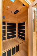 Host Stay Firefly Spa Lodge