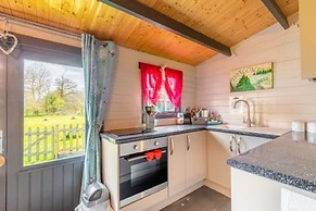 Host Stay Dragonfly Spa Lodge