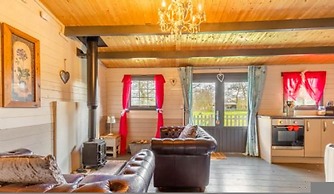 Host Stay Dragonfly Spa Lodge