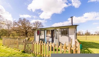 Host Stay Dragonfly Spa Lodge