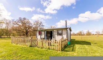 Host Stay Dragonfly Spa Lodge