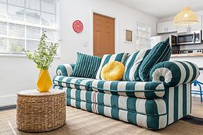 Lovely 2 BR Condo in Sailboat Bend