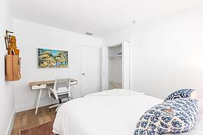 Lovely 2 BR Condo in Sailboat Bend