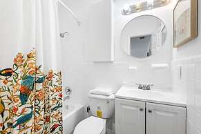 Lovely 2 BR Condo in Sailboat Bend